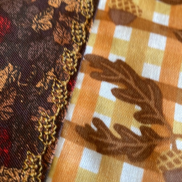 HandmadeTable Runner - Picture 4 of 4